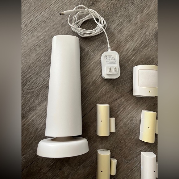 Simplisafe System - Previous Generation - Picture 9 of 9